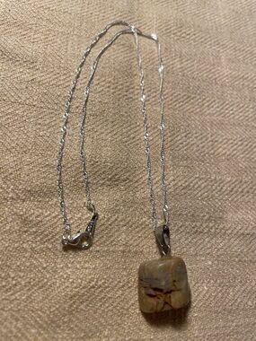 White Gold Plates Chain Necklace with Beige Jasper Pendant